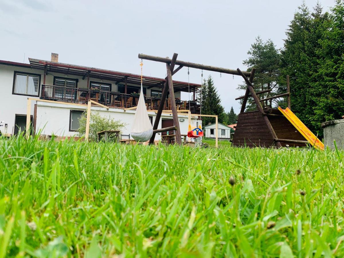 Hotel Penzion Tomy Na Pláži Frymburk Esterno foto