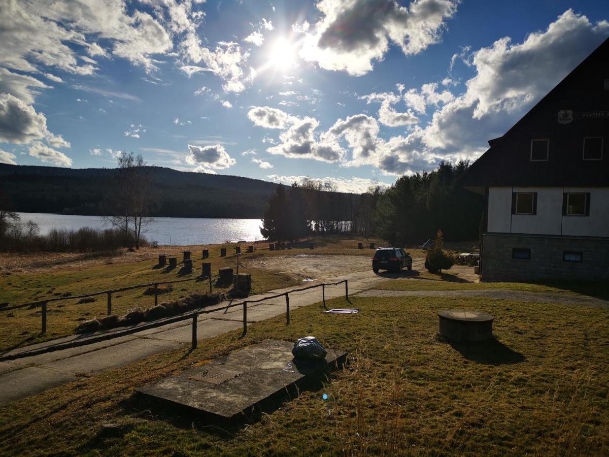 Hotel Penzion Tomy Na Pláži Frymburk Esterno foto