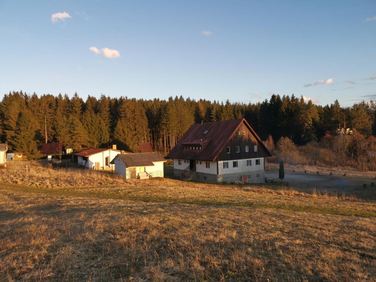 Hotel Penzion Tomy Na Pláži Frymburk Esterno foto
