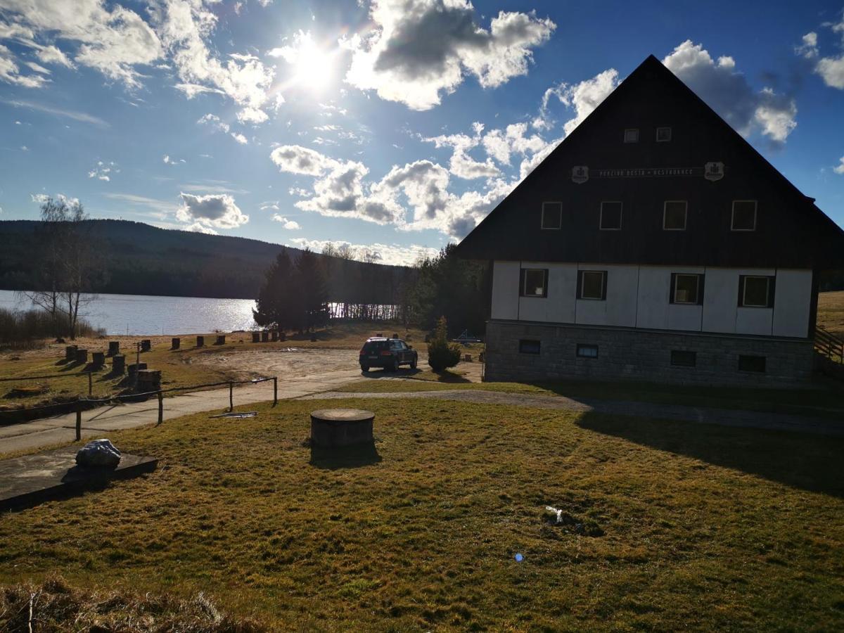 Hotel Penzion Tomy Na Pláži Frymburk Esterno foto