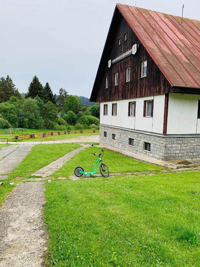 Hotel Penzion Tomy Na Pláži Frymburk Esterno foto
