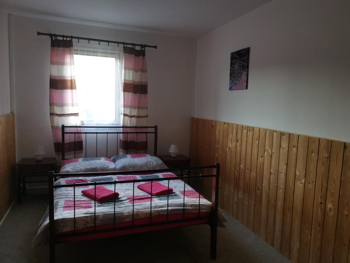 Hotel Penzion Tomy Na Pláži Frymburk Esterno foto