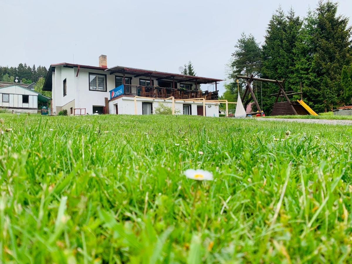 Hotel Penzion Tomy Na Pláži Frymburk Esterno foto