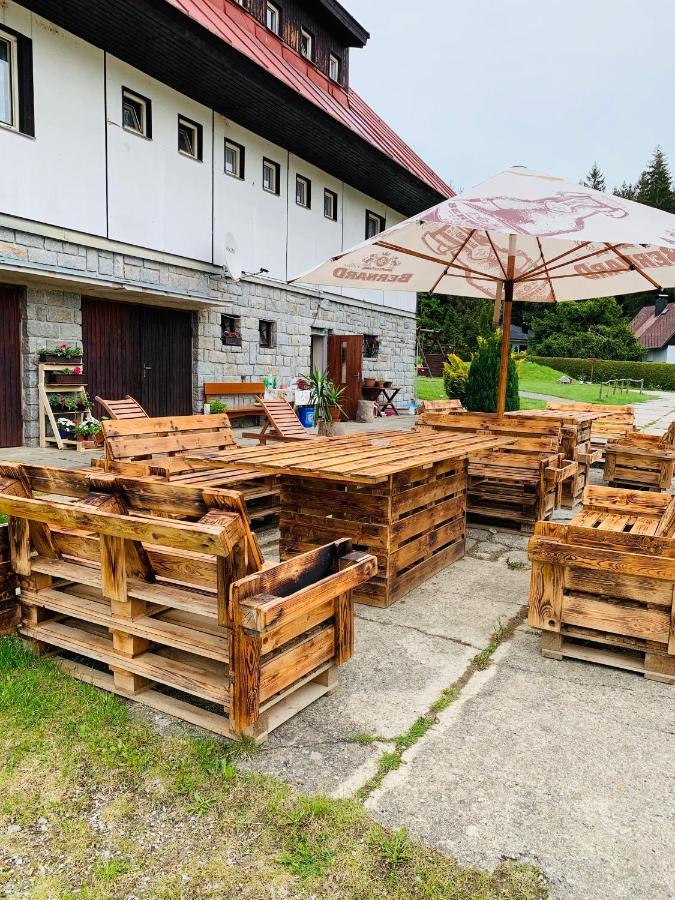 Hotel Penzion Tomy Na Pláži Frymburk Esterno foto